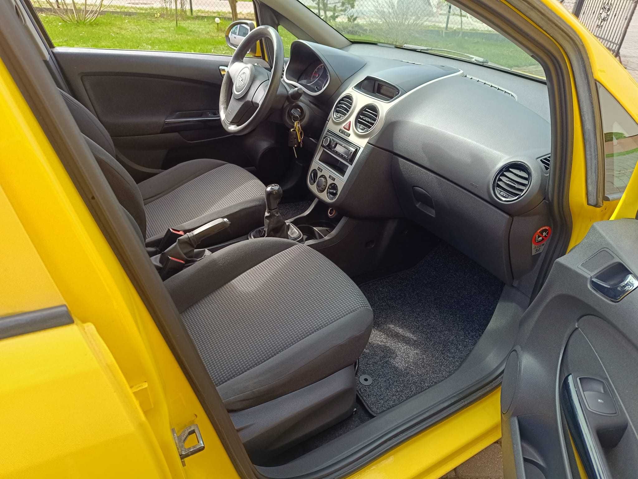 Opel Corsa D 1,2 b 2008 rok zadbany klima zarejestrowany