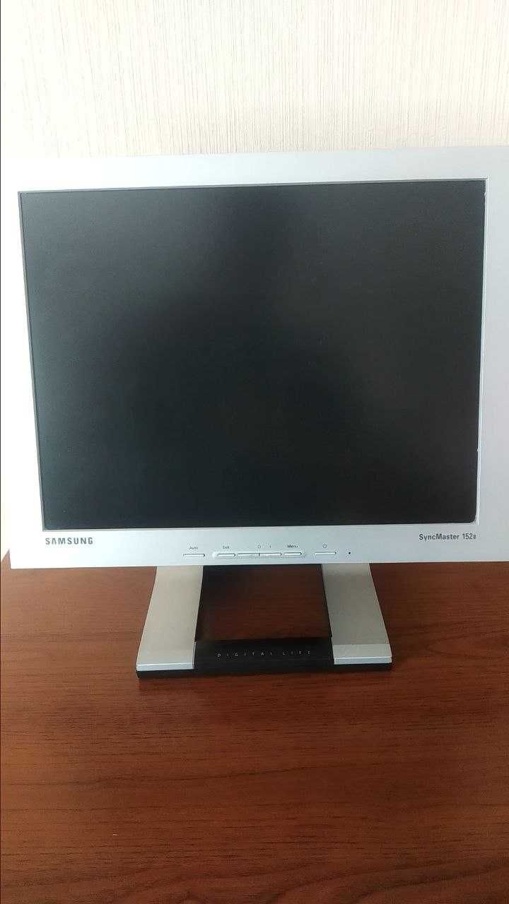 Монитор Samsung SyncMaster 152 В Made in Korea