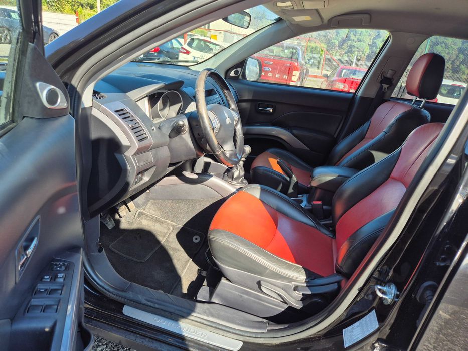 Mitsubishi Outlander 4x4 *2,2d 156KM * 183 tys km*7 osób * 6 biegów*