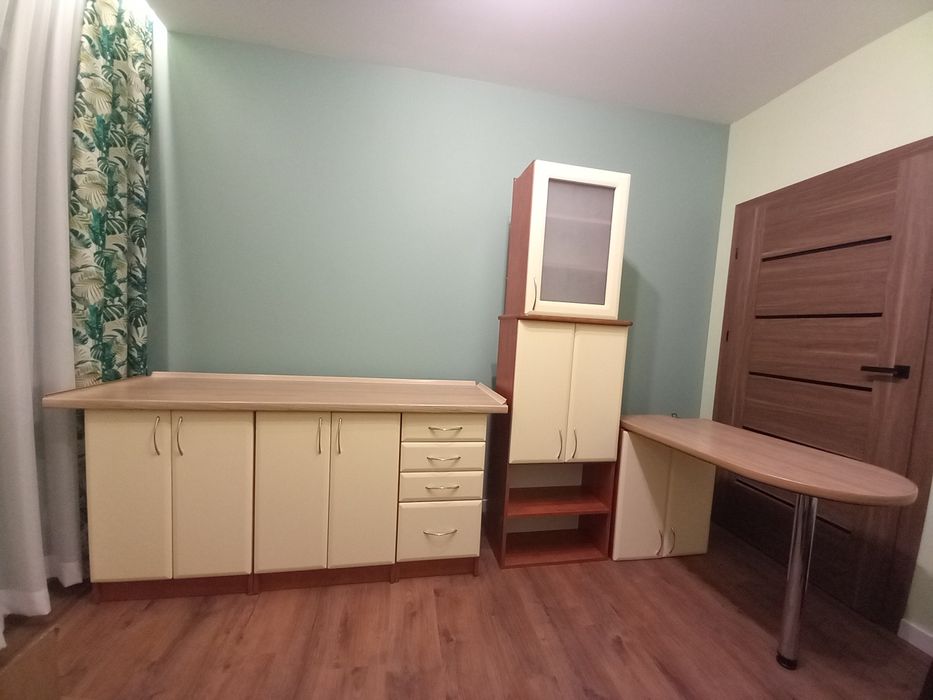 Meble kuchenne używane plus biurko i stolik