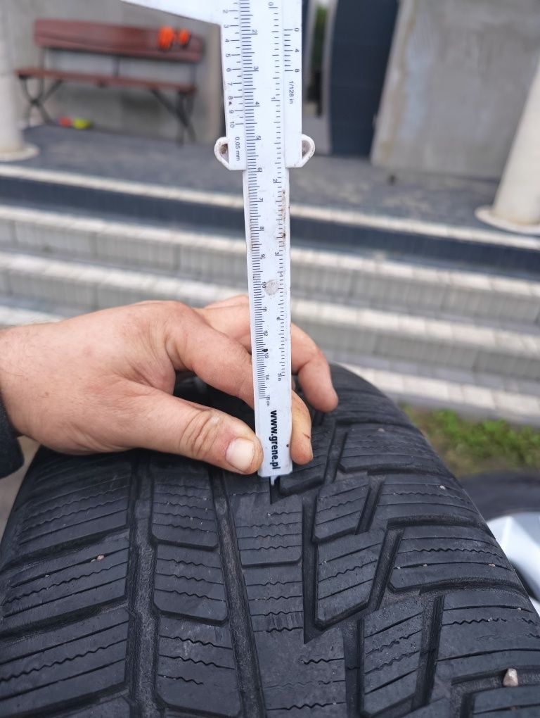Opony zimowe Nokian 235/55R17
