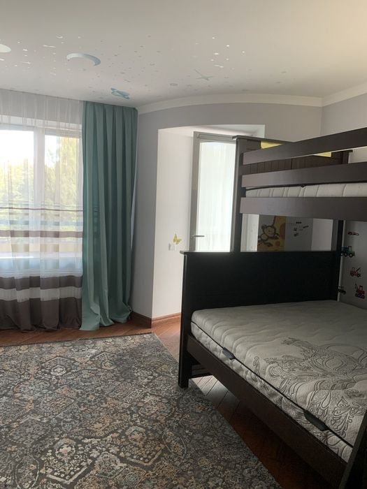 Продаж 3-кімнатної квартири по вул. Коновальця р-н Канада