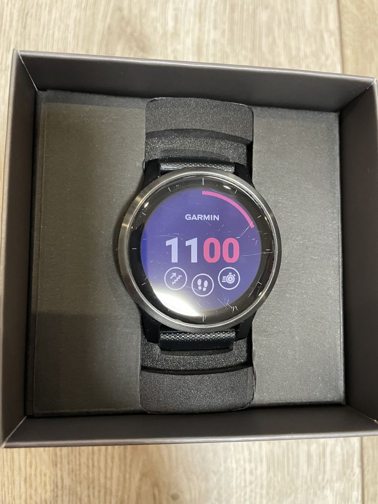 Годинник Garmin Vivoactive 4