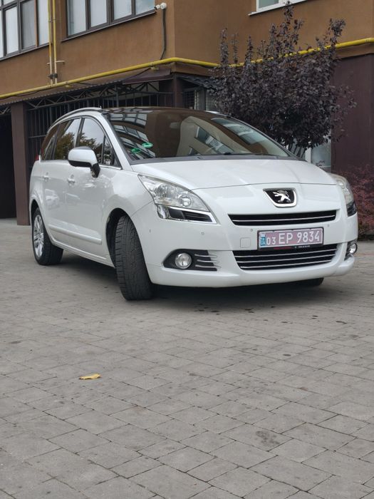 Продам Peugeot 5008.