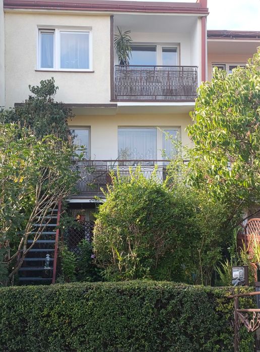 Dom szeregowy 250 m2,  z działką 700m2 w doskonałej lokalizacji