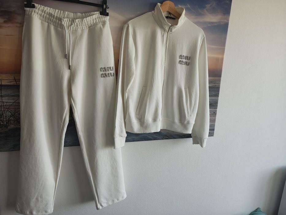 Śliczny dres miu miu