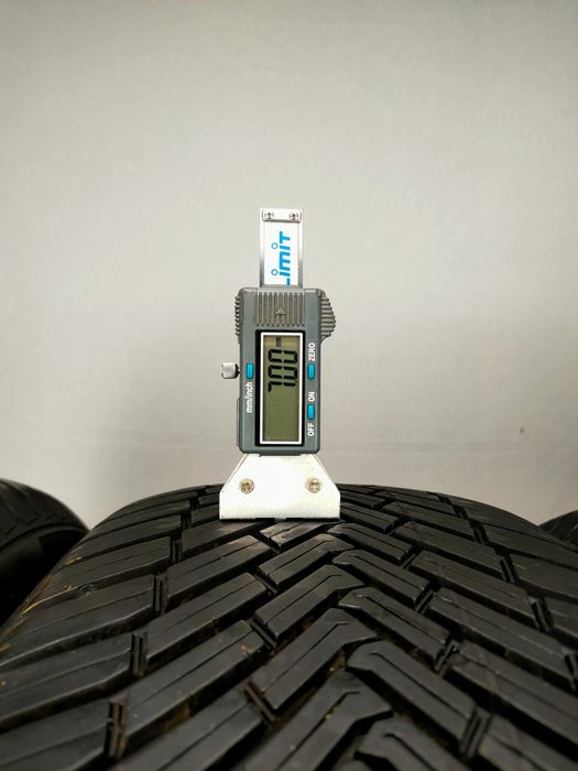Opony 235/55R18 całoroczne 235/55/18 CONTINENTAL (4x4/SUV) OO14713