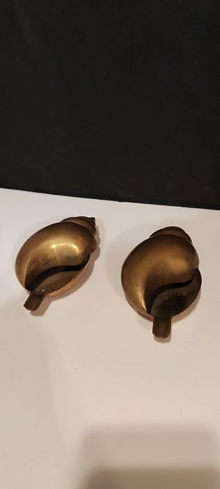 Cinzeiros conchas em Latão ( valor unitário)