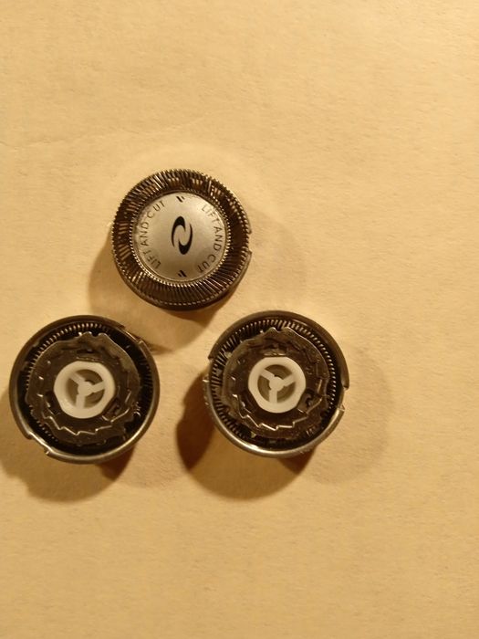 Малые, средние и большие сеточки и ножи .И много других вариантов.От