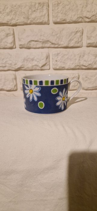 Filiżanki porcelana 8 sztuk różnych