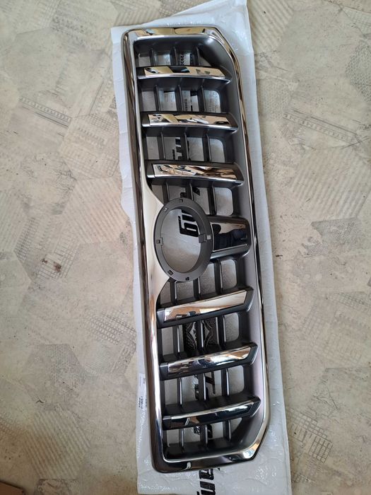 Решітка радіатора Toyota Land Cruiser Prado J120 2003–2009