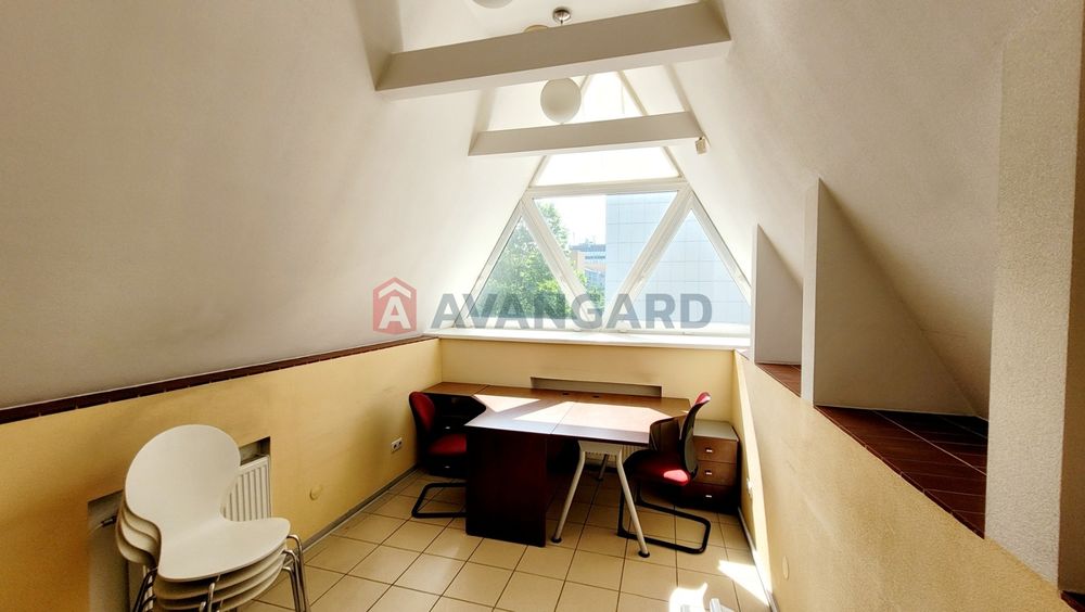 Продам в центре офисное помещение 92000$