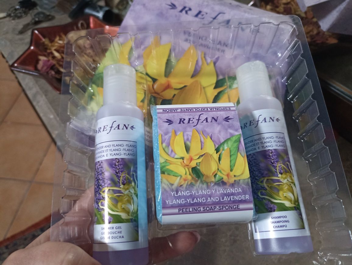 Conjunto de viagem com esponja esfoliante com sabão natural de al