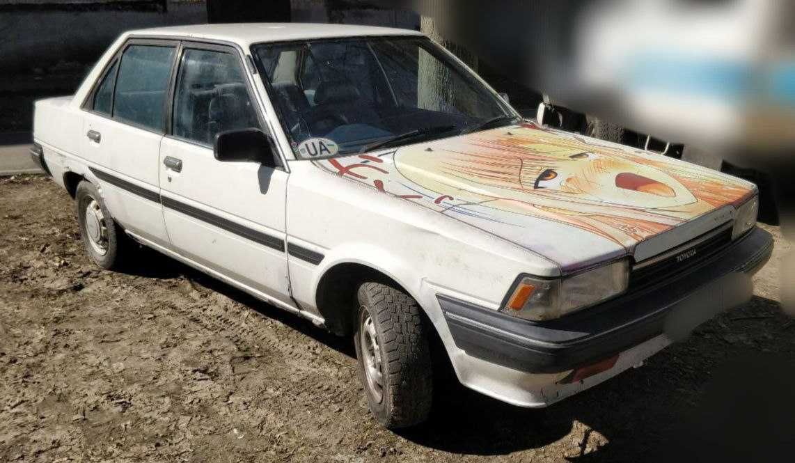 Toyota Carina diesel 2,0 классика правый руль