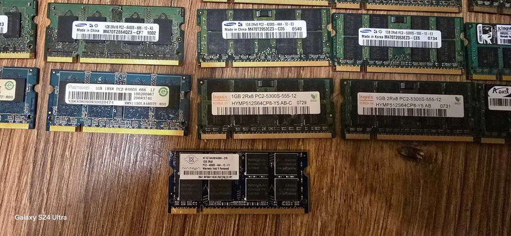 Zestaw 16 pamięci RAM DDR2