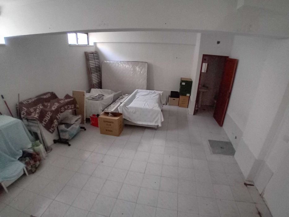 Arrumo / armazém com wc