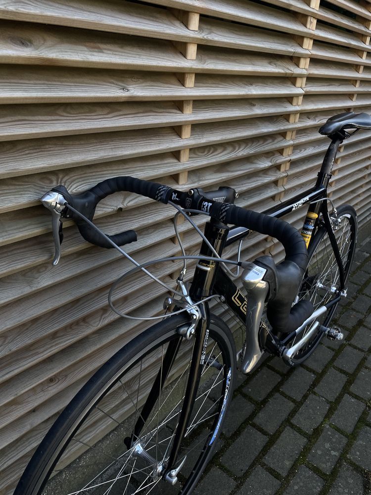 Rower Szosowy Carver RC 1000 Shimano 105 Ultegra Klamkomanetki Szosa