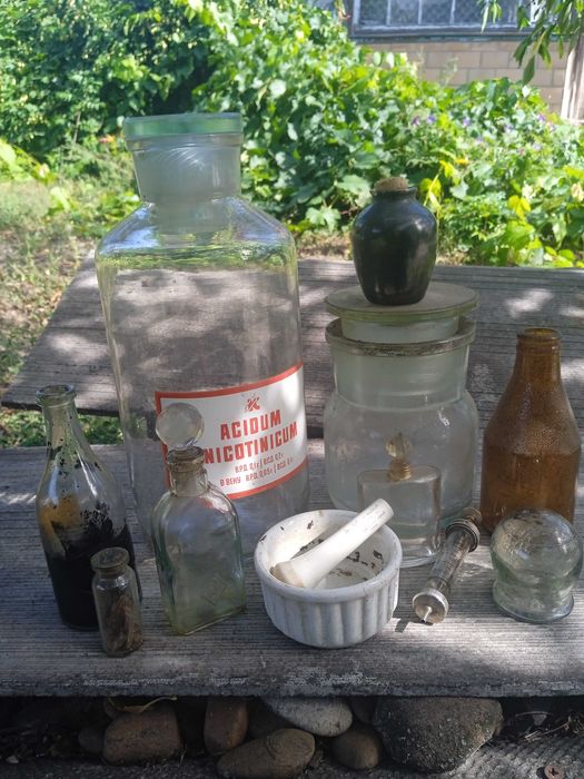 Аптечна склотара минулих років