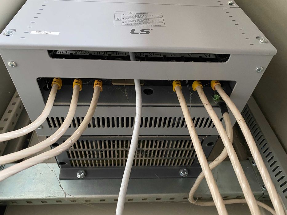 Частотний перетворювач LS, 37 кВт, 3-фазний, SV370IP5A-40. Частотник