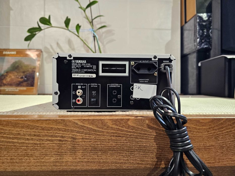 CD-програвач Yamaha CDX-E100