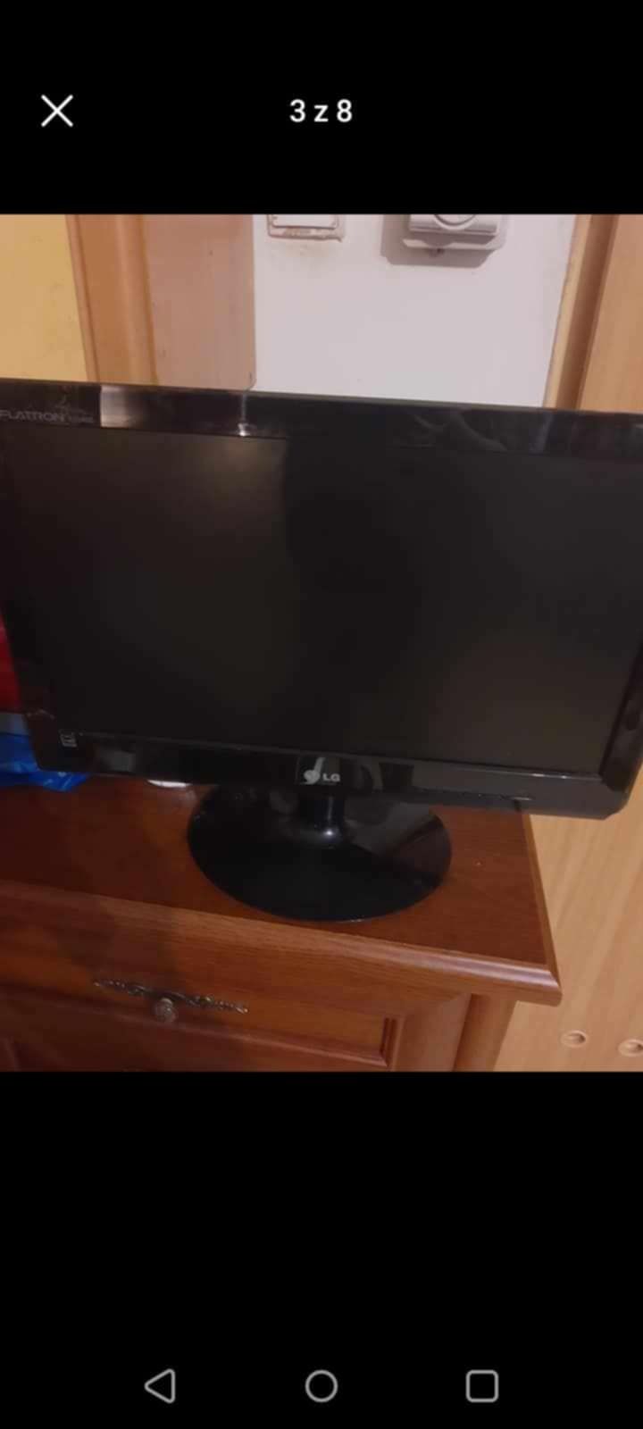 Dwa monitory.  Sprzedam.