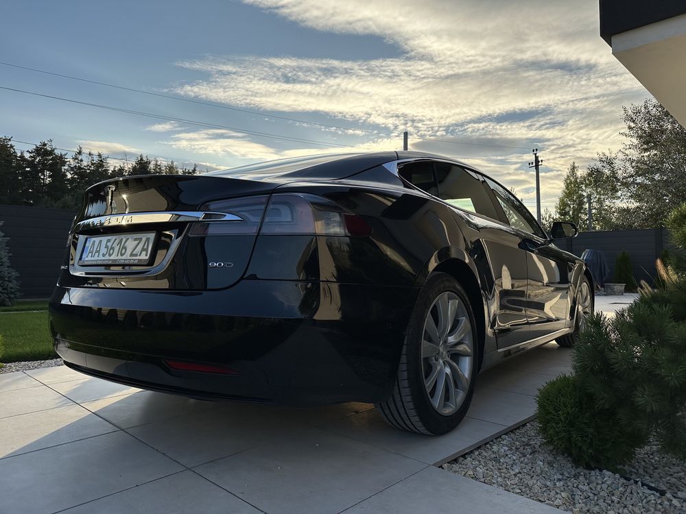 Tesla S 90d ccs2 2016 рік AWD