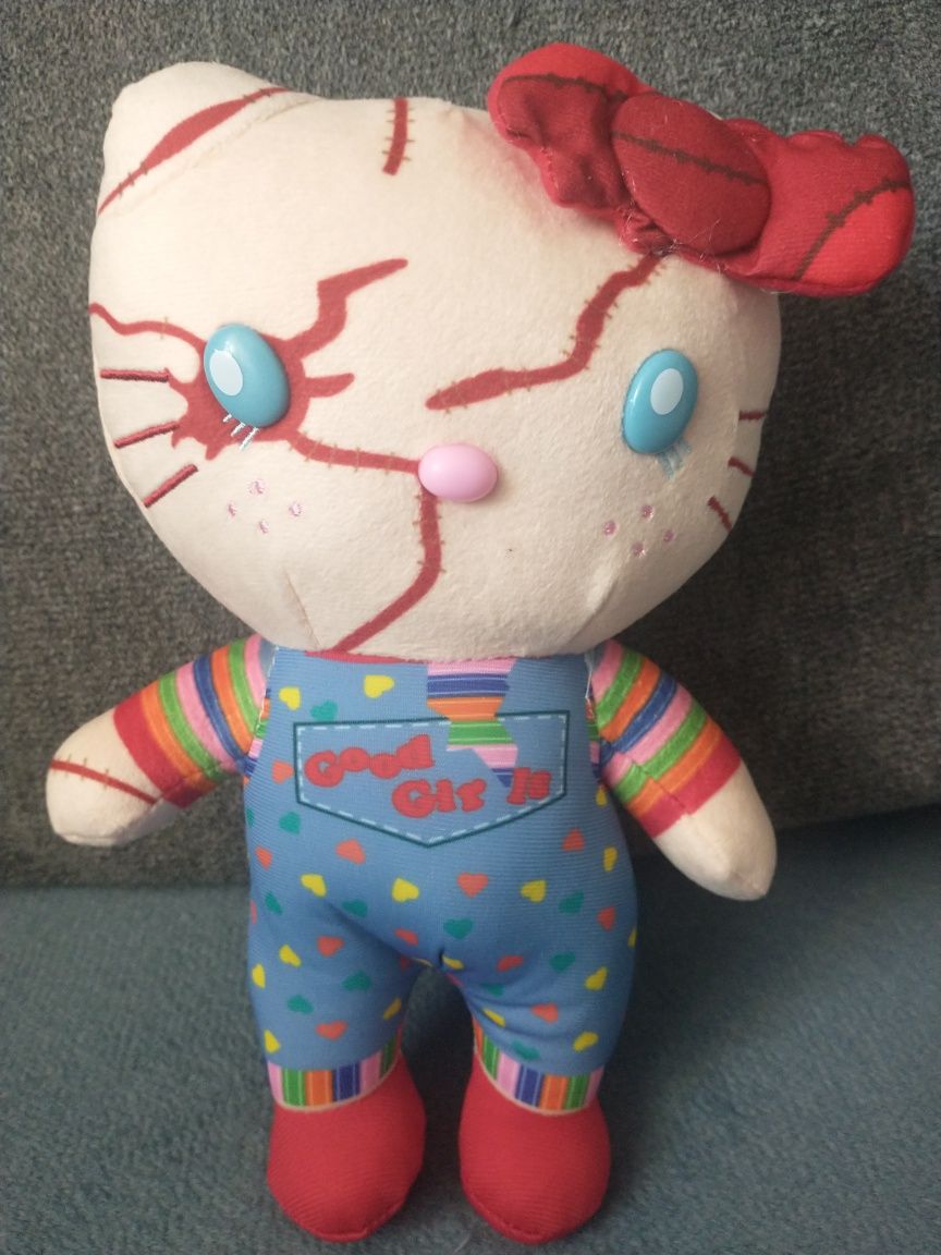 Hello Kitty Chucky maskotka 23 cm