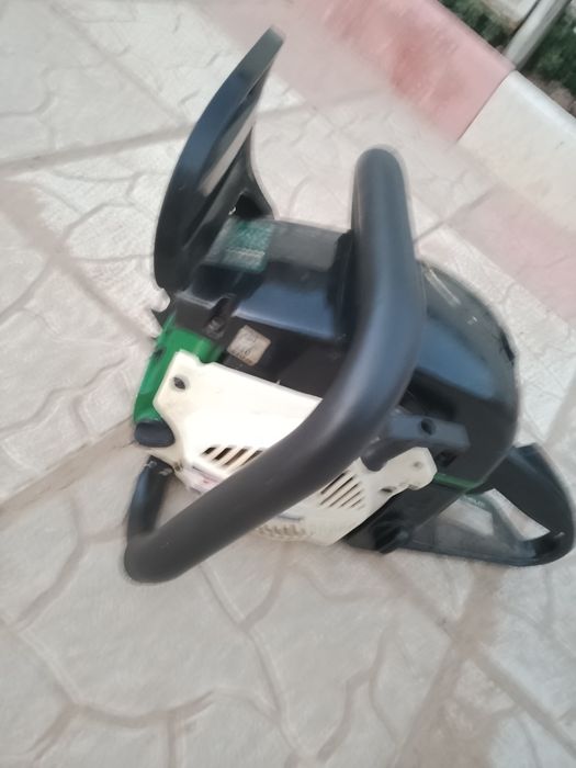 Продам бензопилу б у
