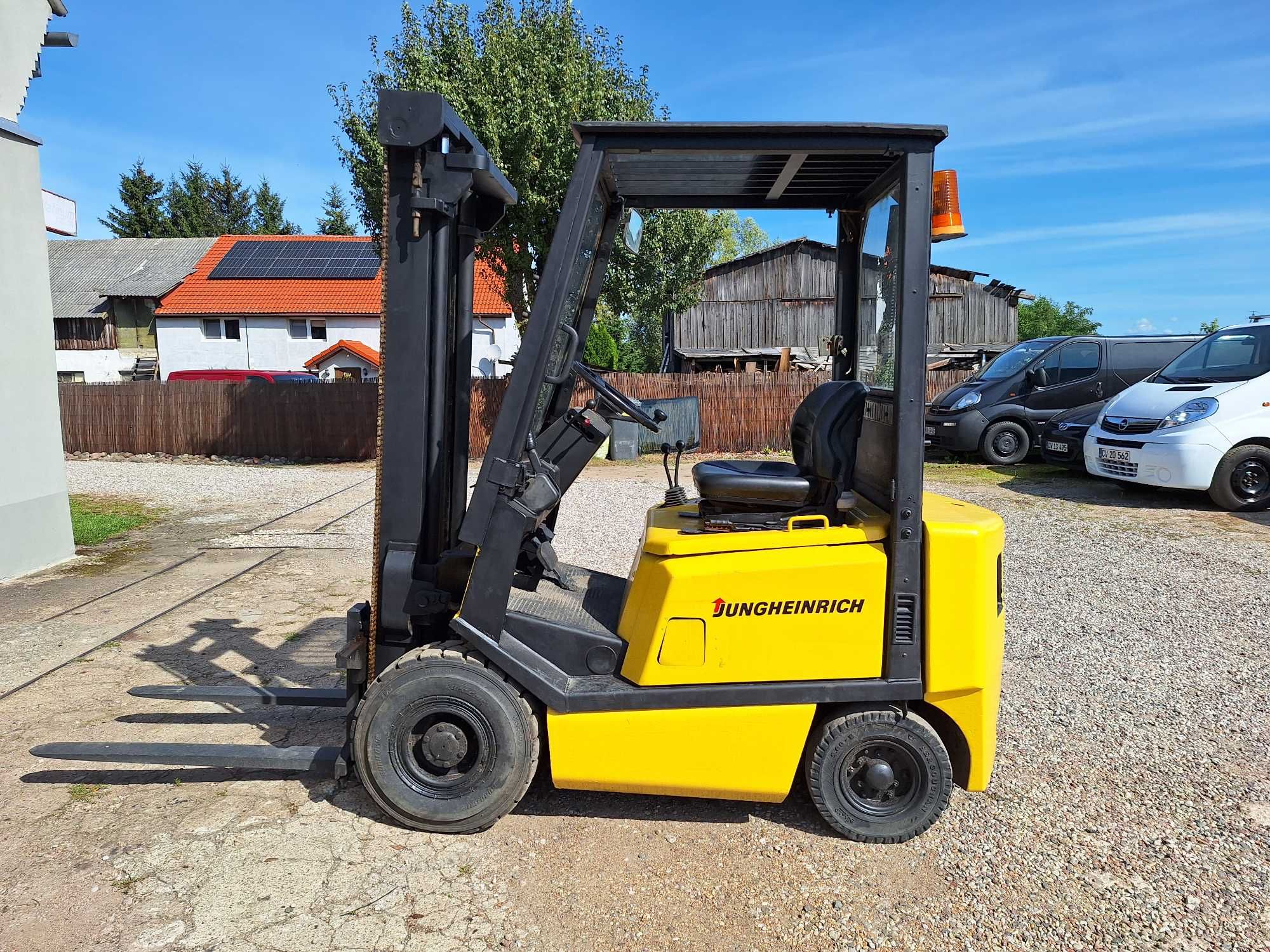 WÓZEK WIDŁOWY JUNGHEINRICH Diesel - Udźwig 1600kg - 1996r.