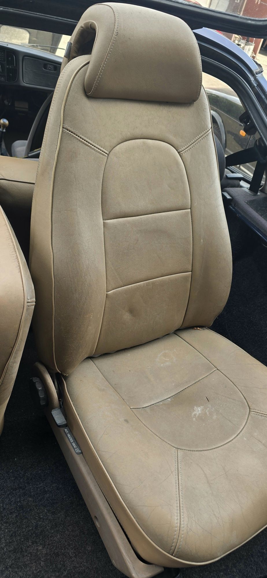 Fotele kanapa saab 900 krokodyl cabrio