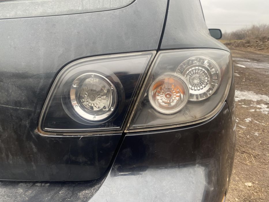 Maxda 3 bk фари задні лед led передні