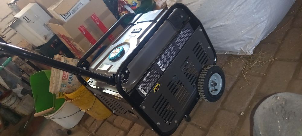 NOWY siła agregat prądotwórczy 230v i 400v
