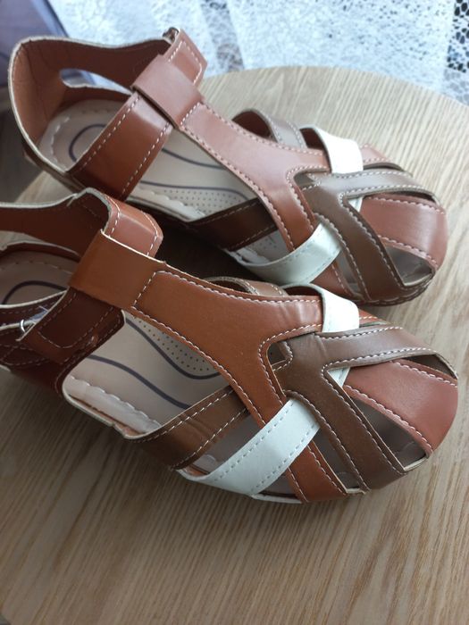 Sandały damskie,lekkie przewiewnego rozm.39- j.n.