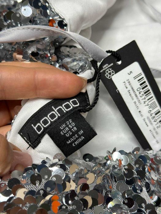 святкова сукня boohoo. Великий розмір
