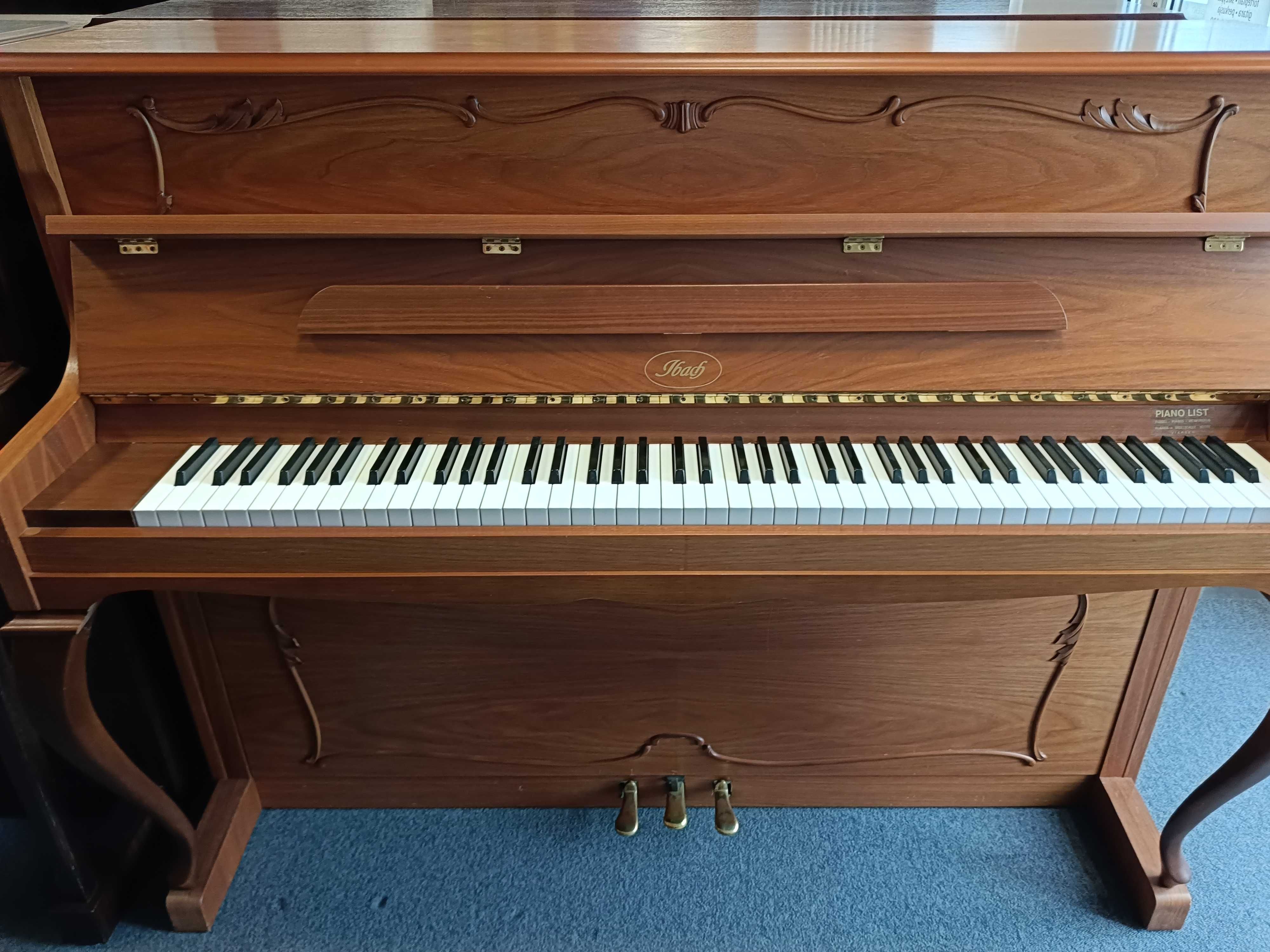 Piękne salonowe pianino Ibach