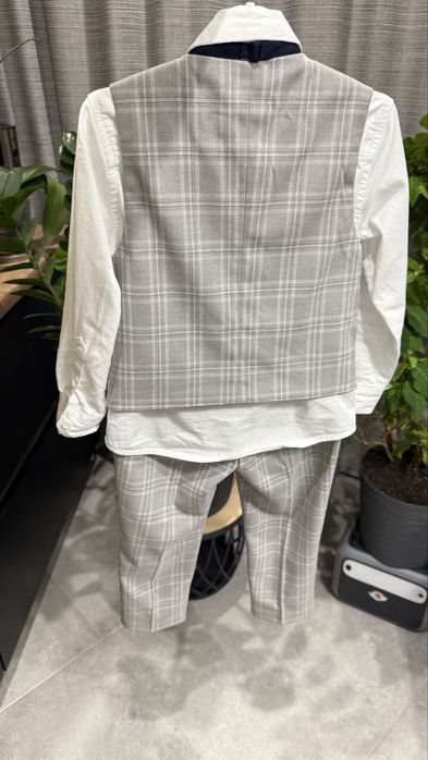 Класичний костюм на хлопчика 104-110