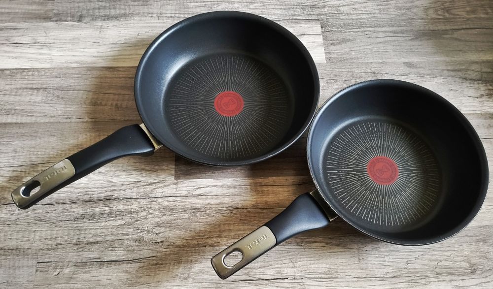 2 Patelnie Tefal Tytan Unlimited 24cm i 26cm