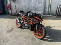 KTM  RC125 batida