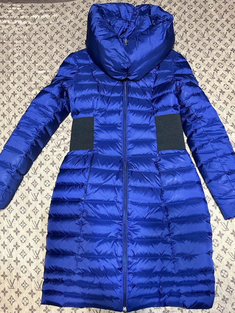 пуховик Guess. Размер s/m