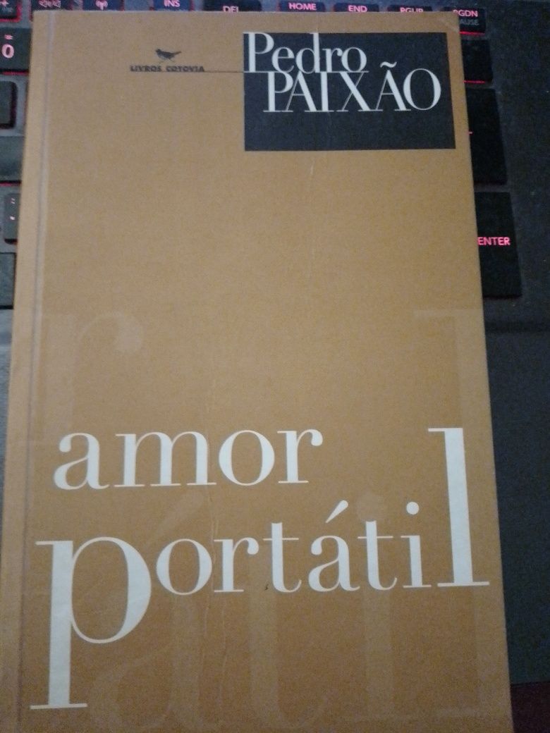 Amor Portátil-P.Paixão-1eCotovia-8E-Budapest 120 Fotografias8E Desde2E