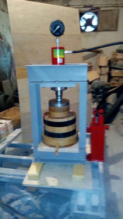 масло пресс объём 3литра