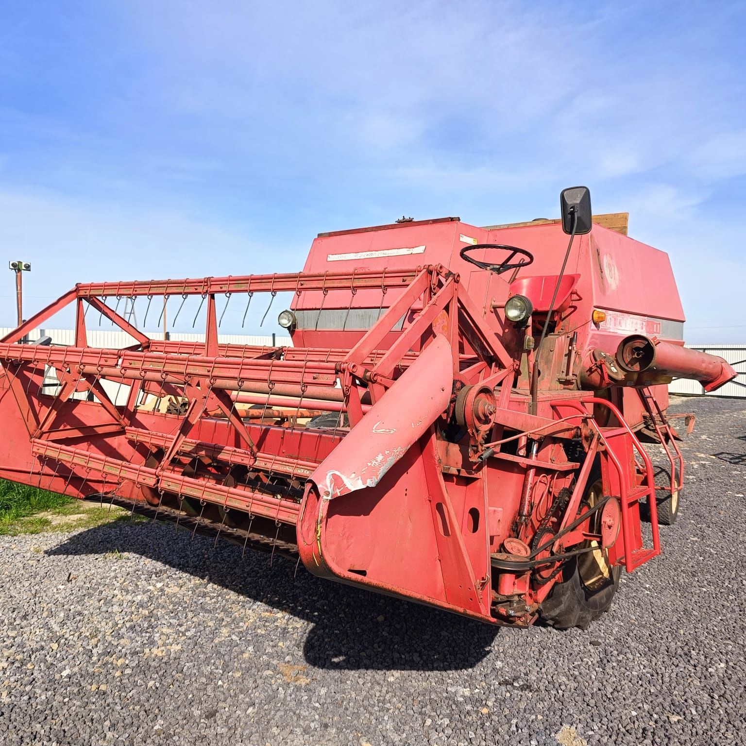 Massey Ferguson 186, 187 z sieczkarnią