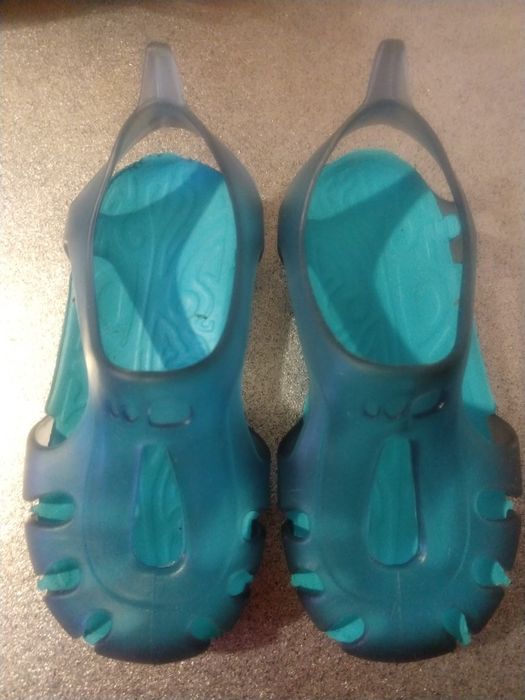 Buty do wody jak nowe rozmiar 23 z Decathlon