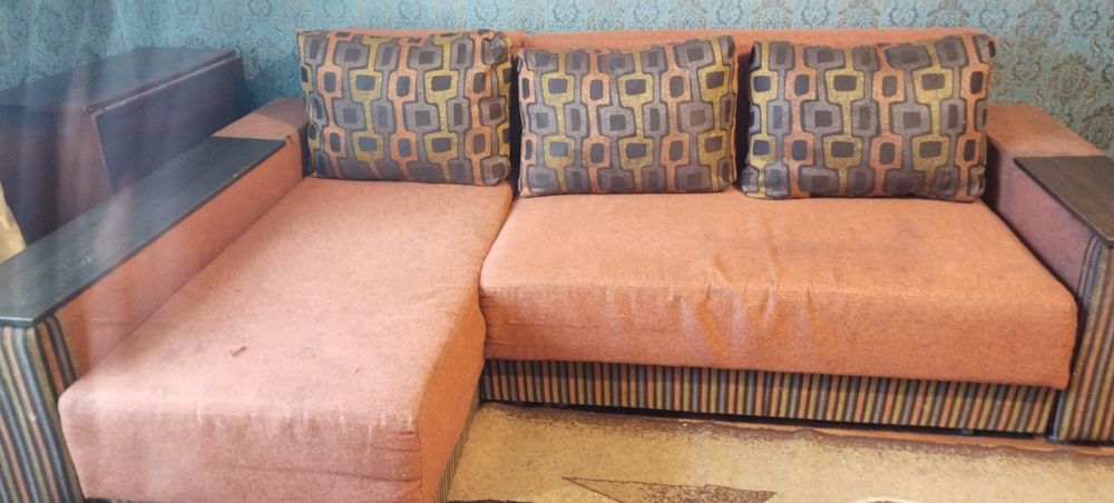 Кутовий великий диван