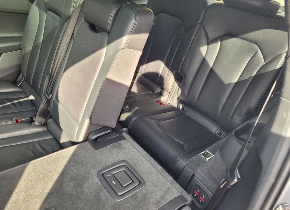 Audi Q7 Premium Plus 2019 року