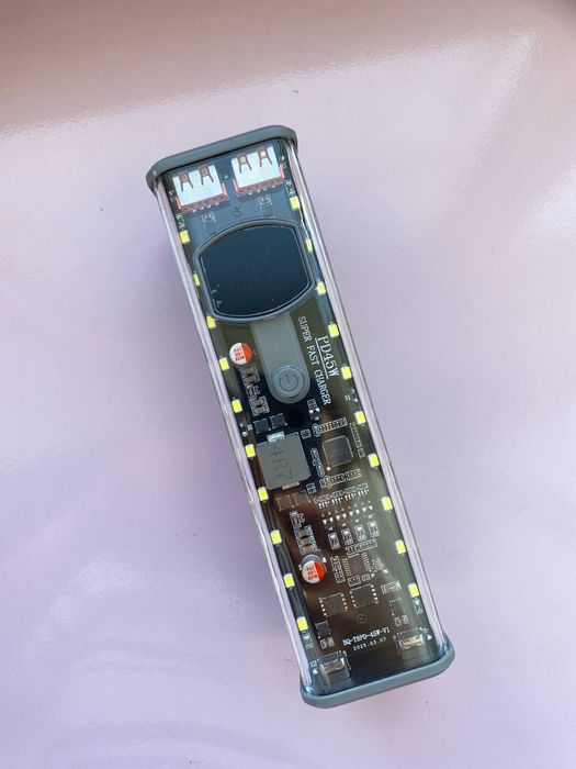 LED павербанк 28000 мАч 65 Вт