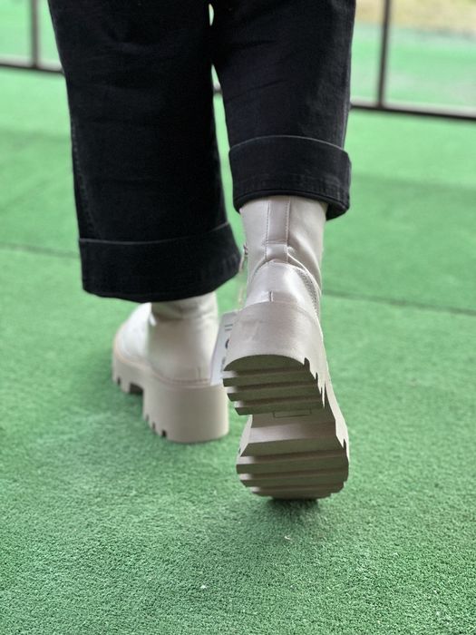 Ботинки черевики     ,23,5 см.