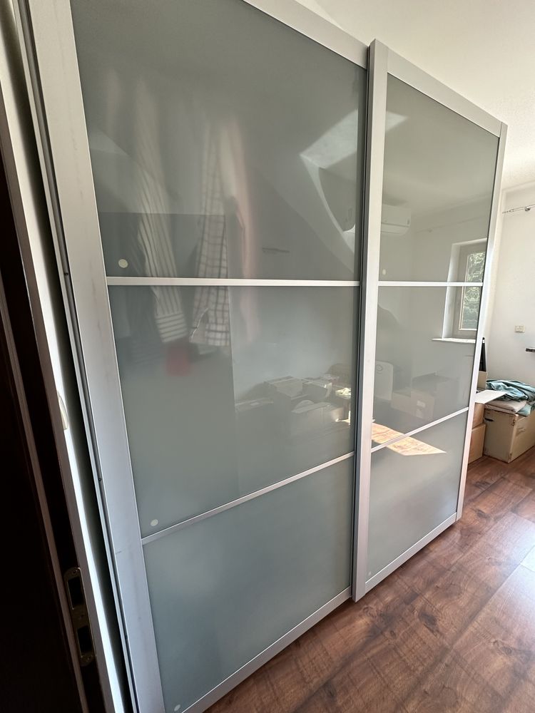 Szafa IKEA Pax z przesuwanymi drzwiami