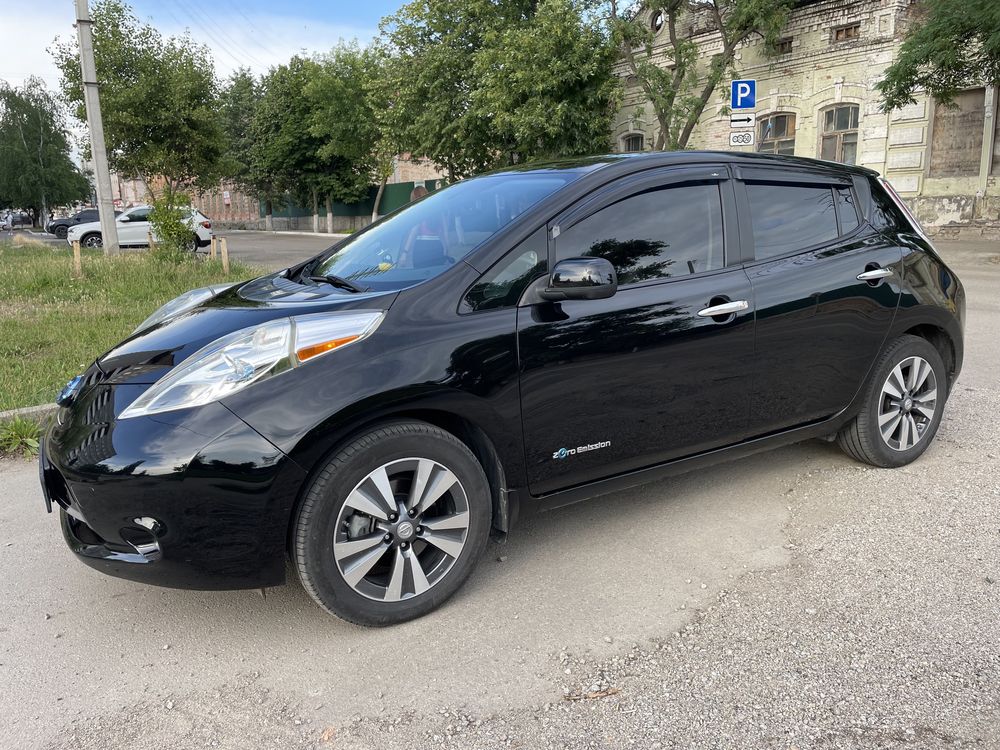 Продам Nissan leaf