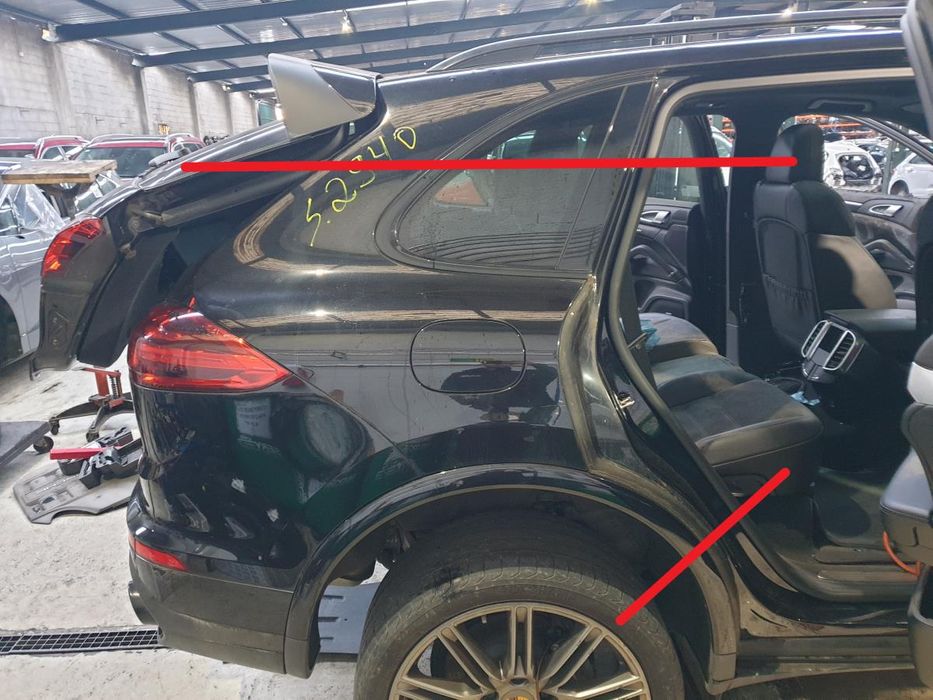 Painel trás direito PORSCHE Cayenne (92A)